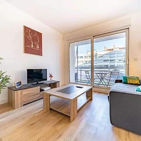 Le Petit Massena-cosy 2 Pers Balcon- Part Dieu Apartment Lyon